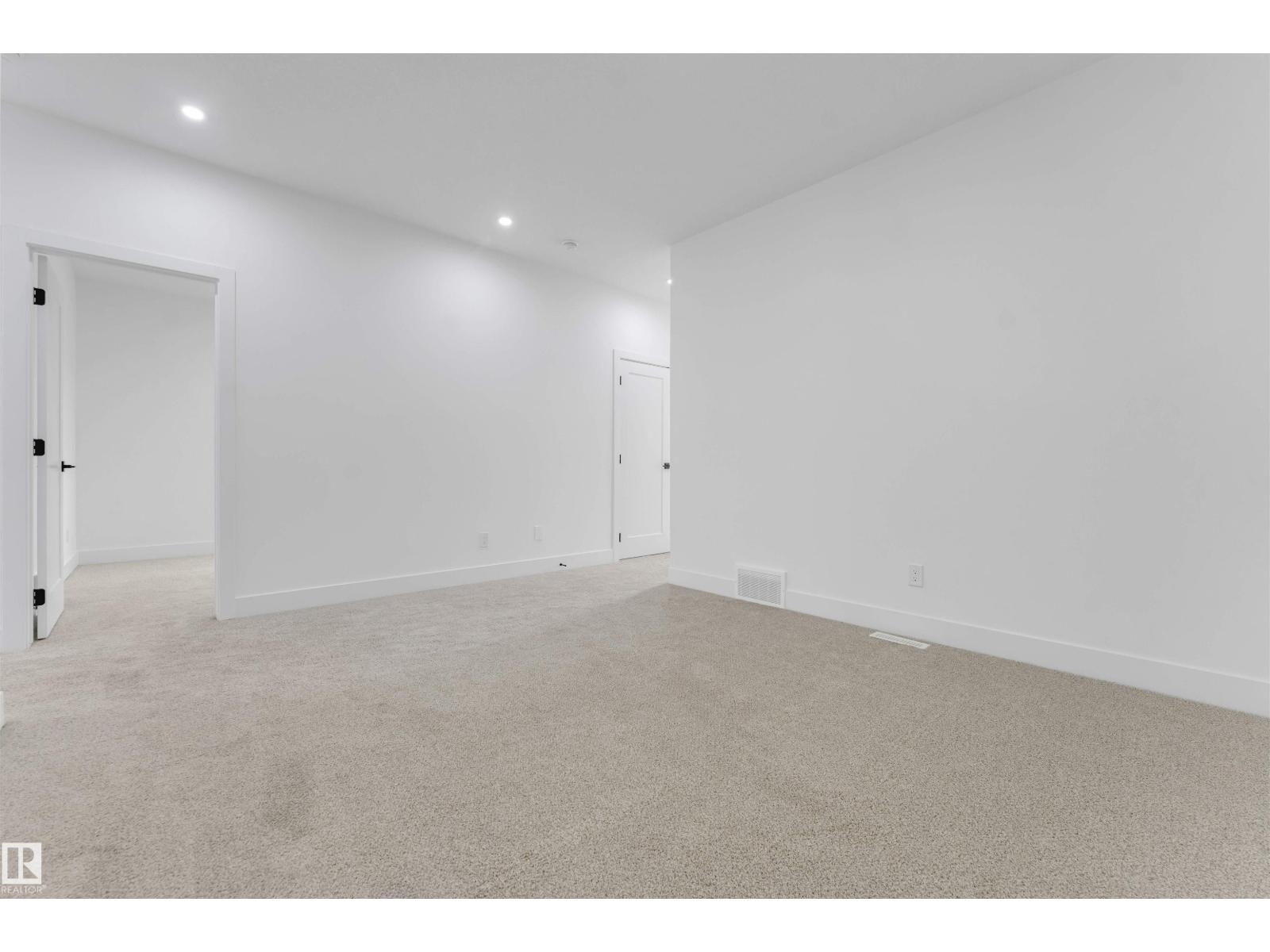 4234 63 St Property Photo 31
