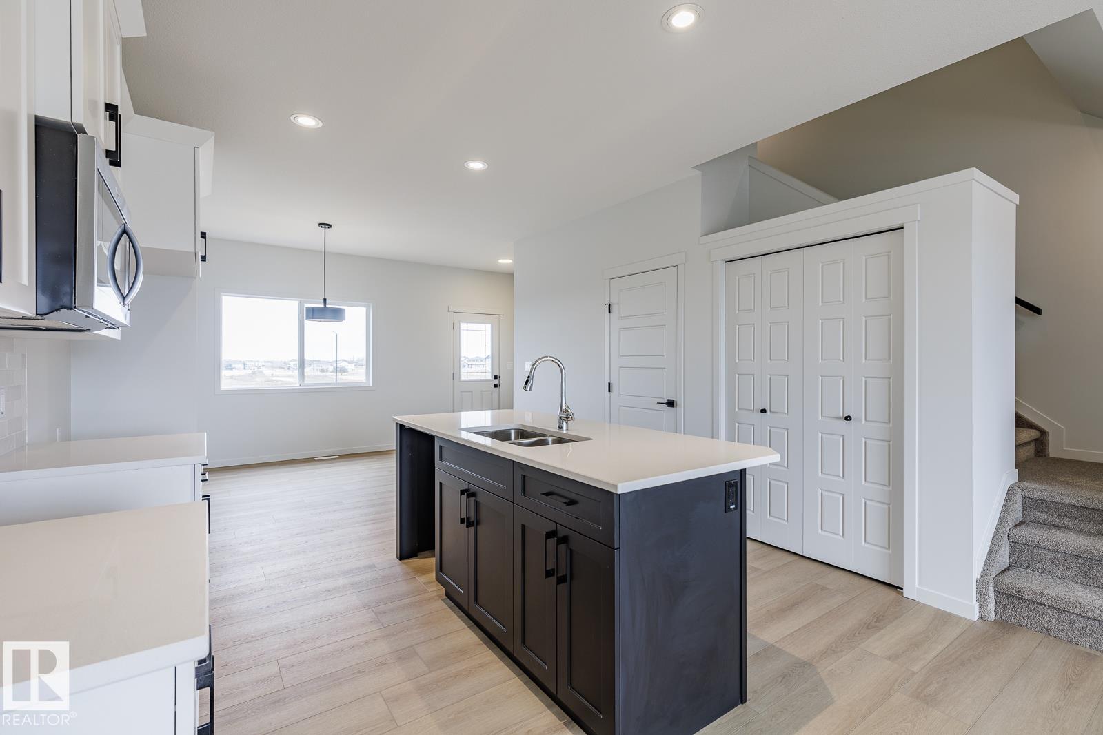 3603 40 Av Property Photo 9