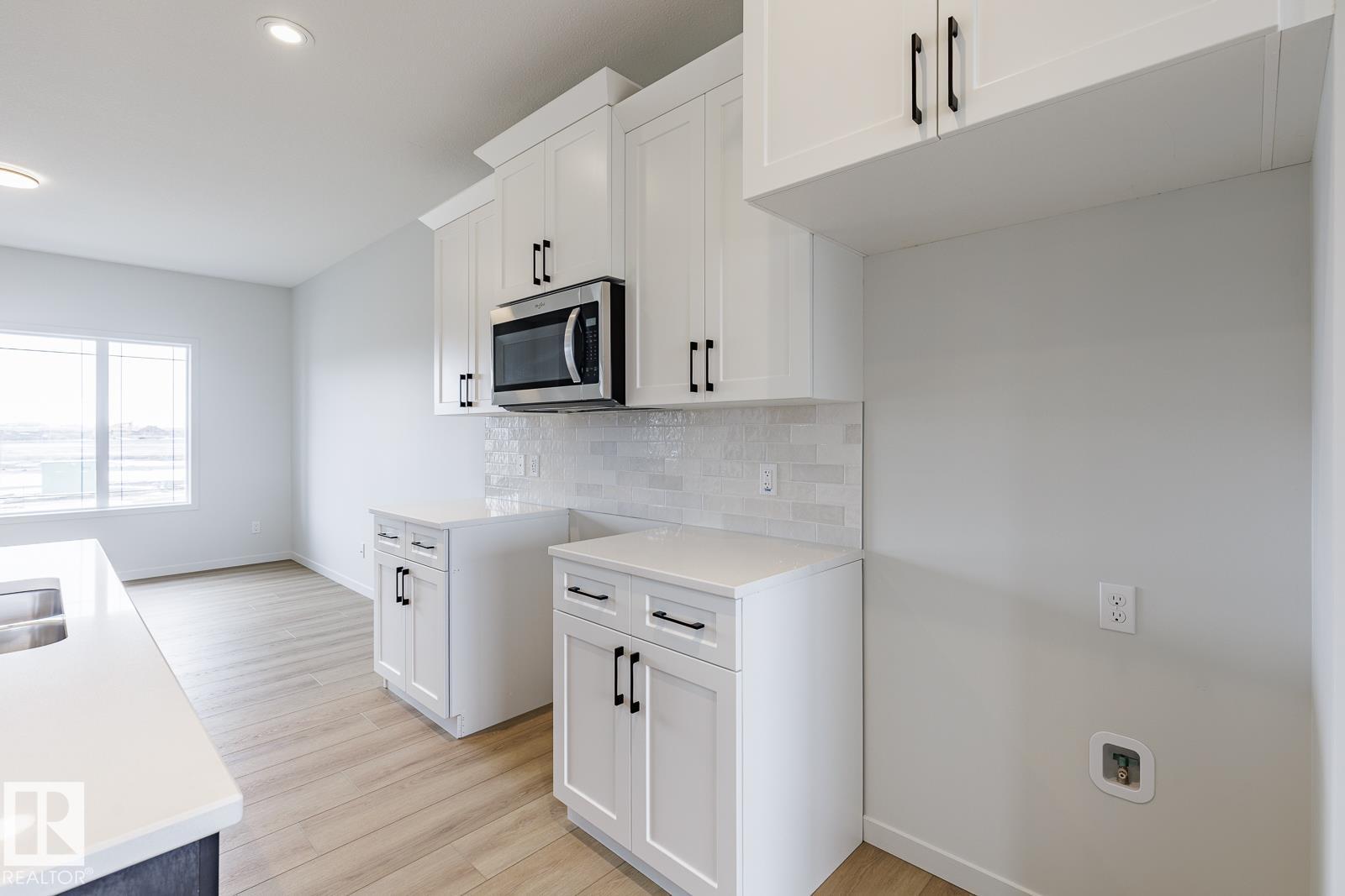 3603 40 Av Property Photo 11