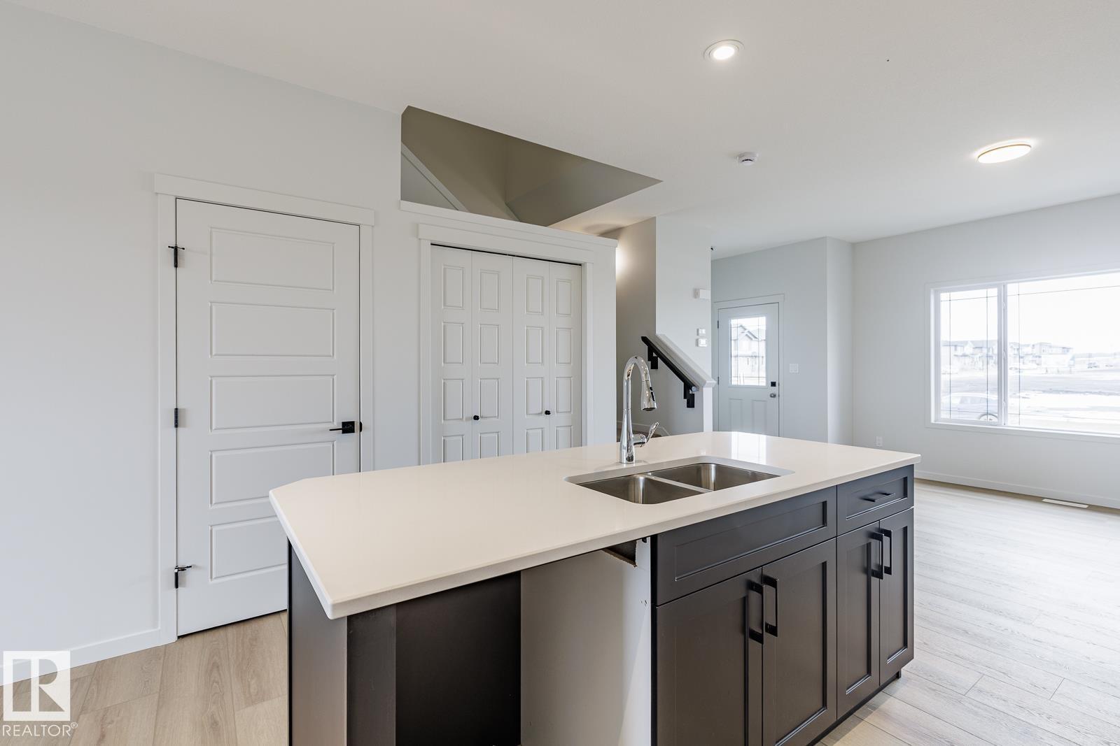 3603 40 Av Property Photo 12