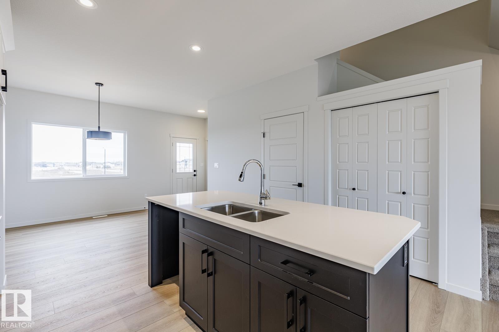 3603 40 Av Property Photo 13