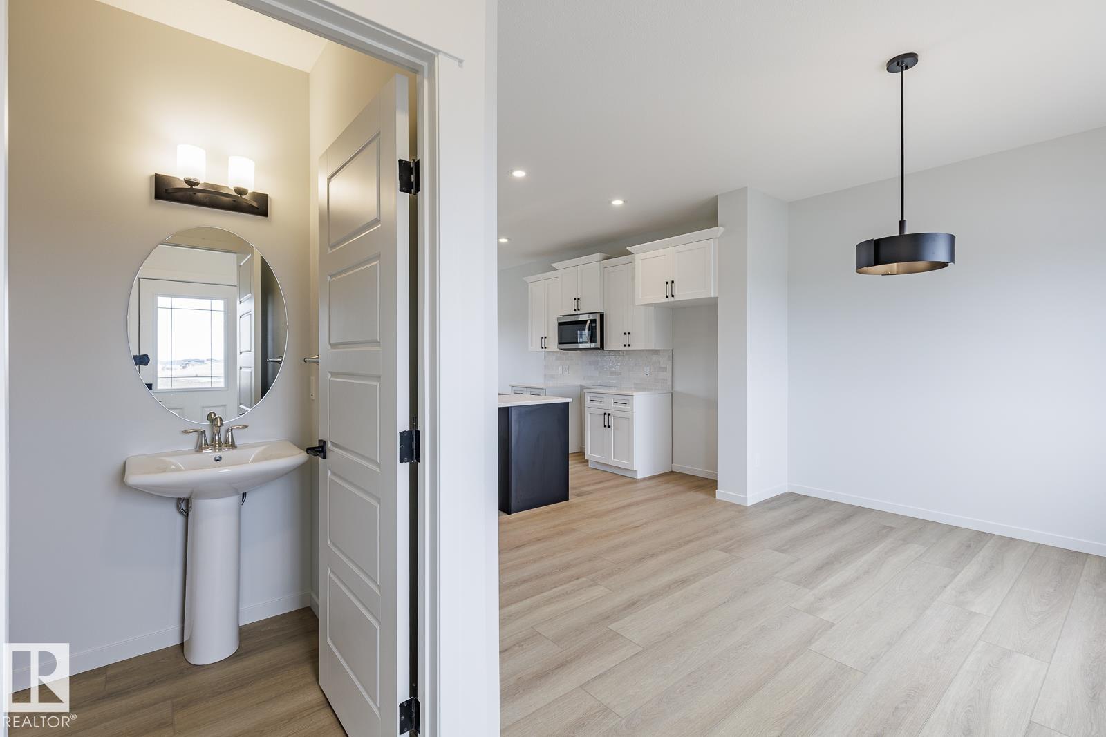 3603 40 Av Property Photo 15