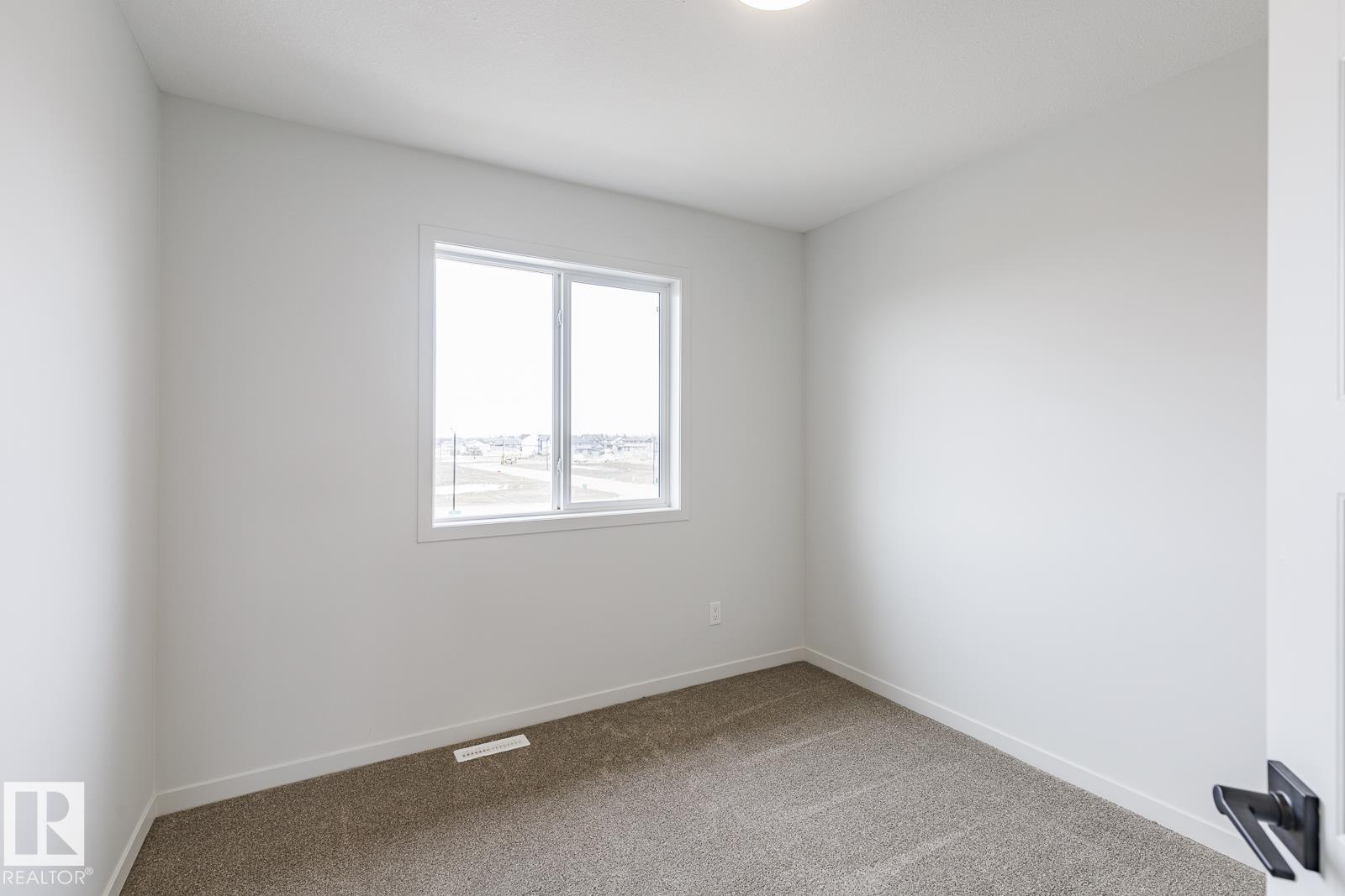 3603 40 Av Property Photo 27
