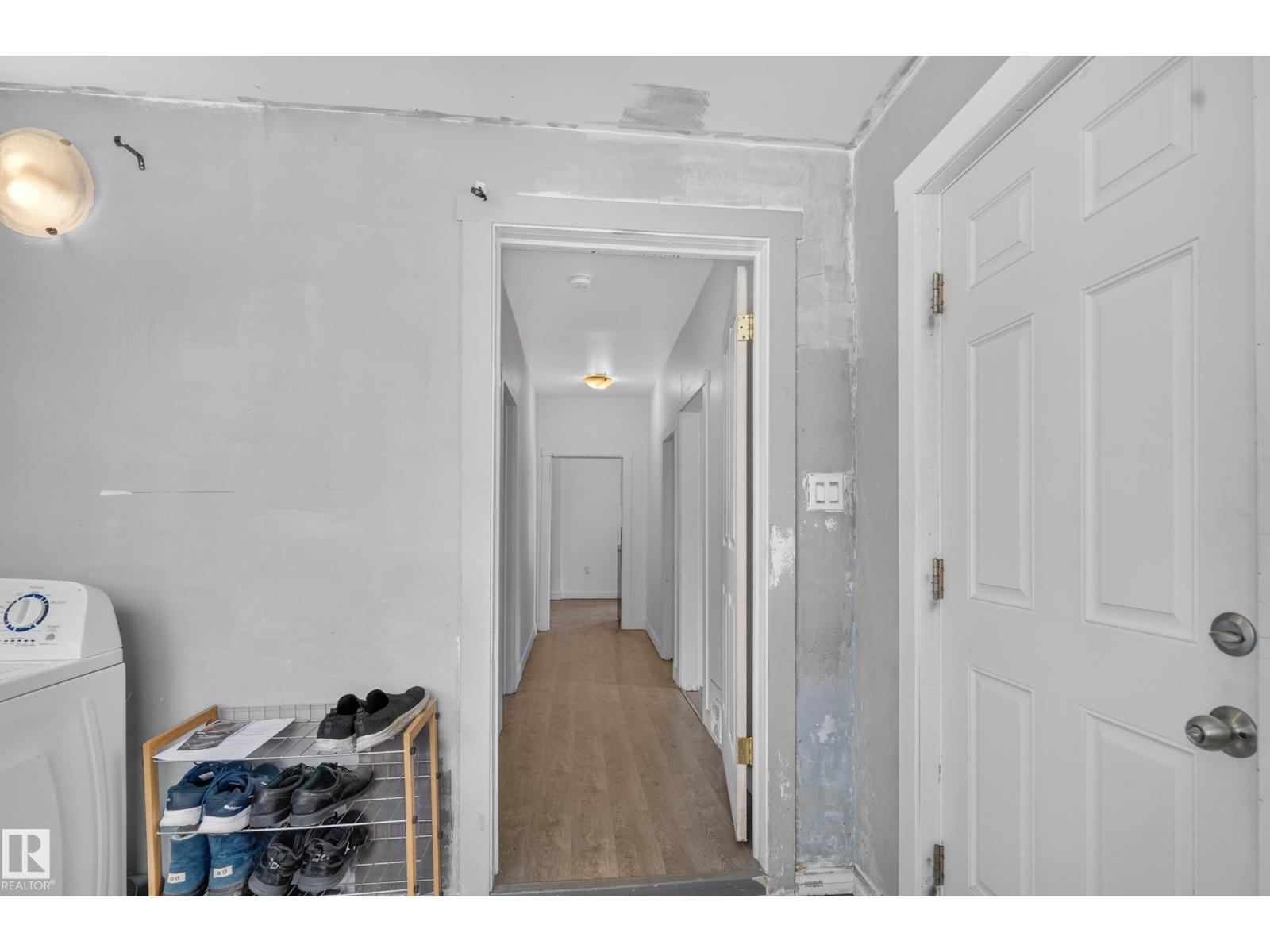 9124 119 Av Nw Property Photo 4