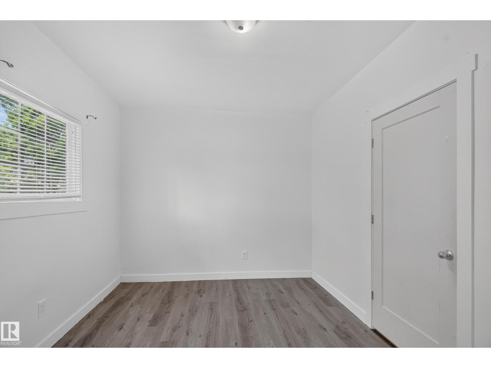 9124 119 Av Nw Property Photo 5