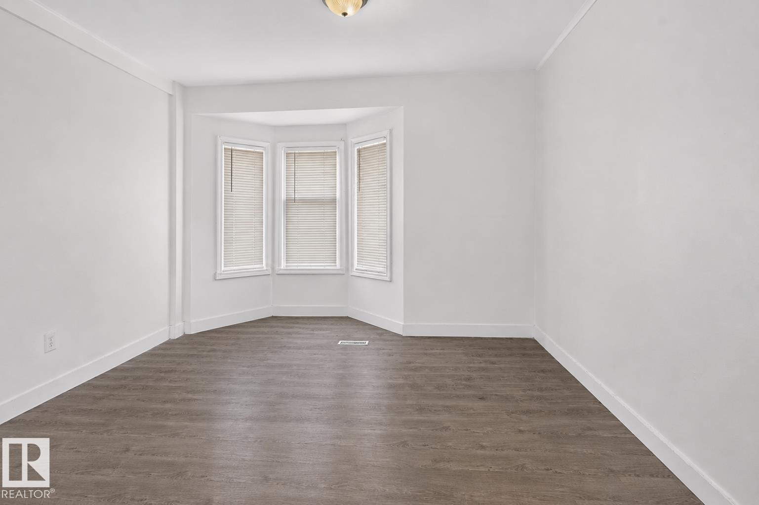 9124 119 Av Nw Property Photo 12