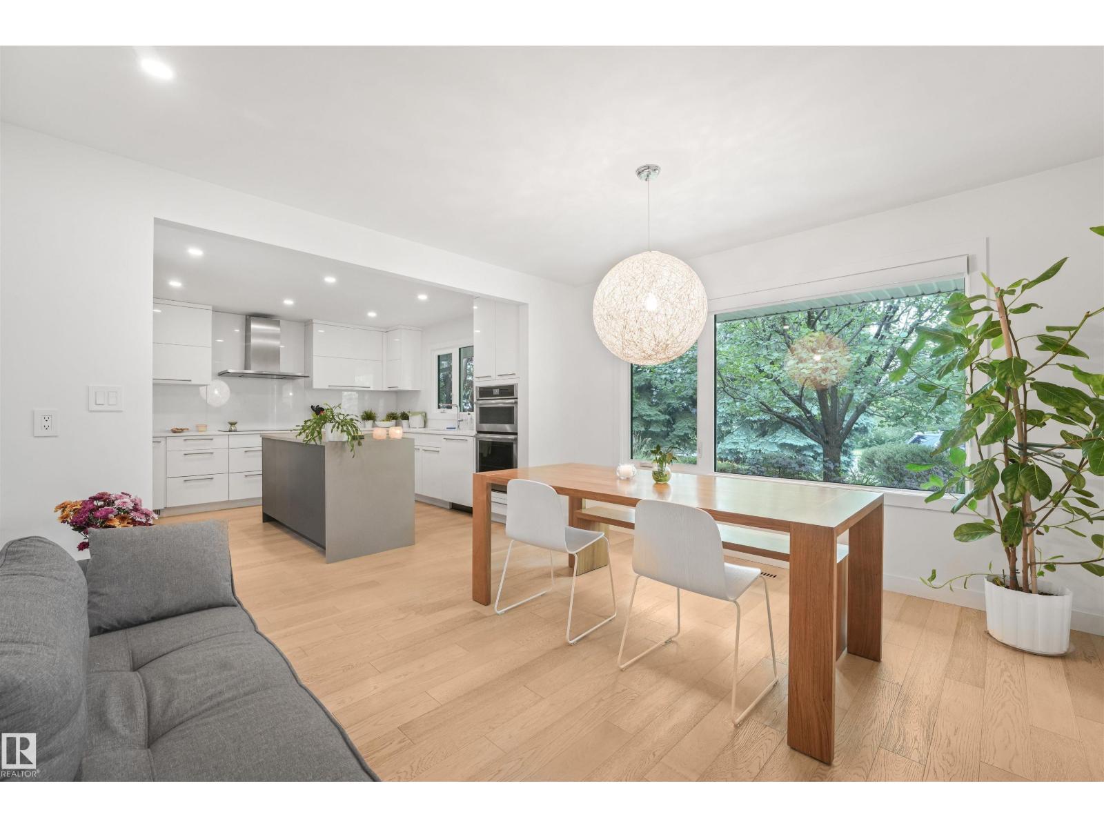 14128 98 Av Nw Property Photo 1