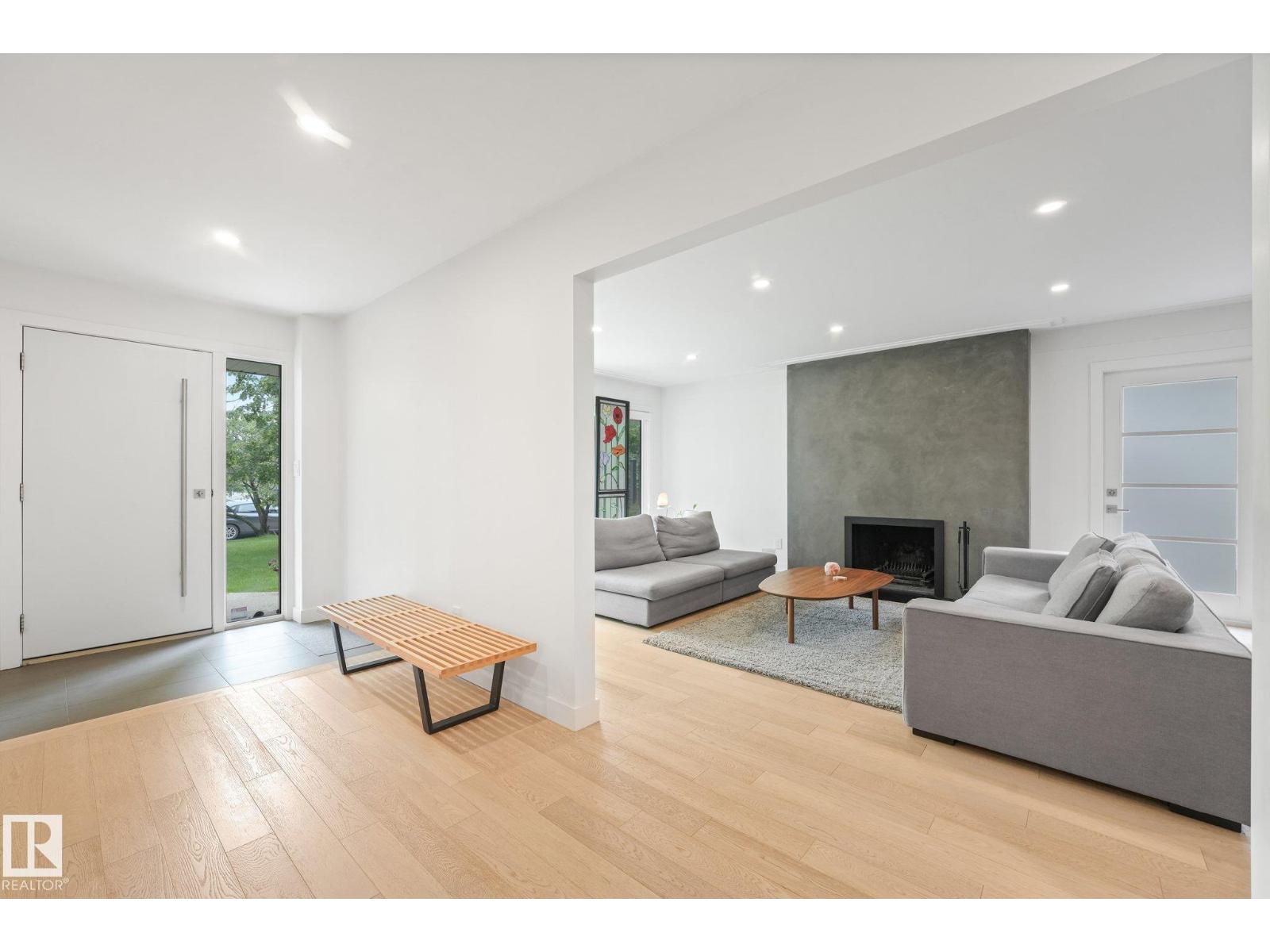 14128 98 Av Nw Property Photo 3