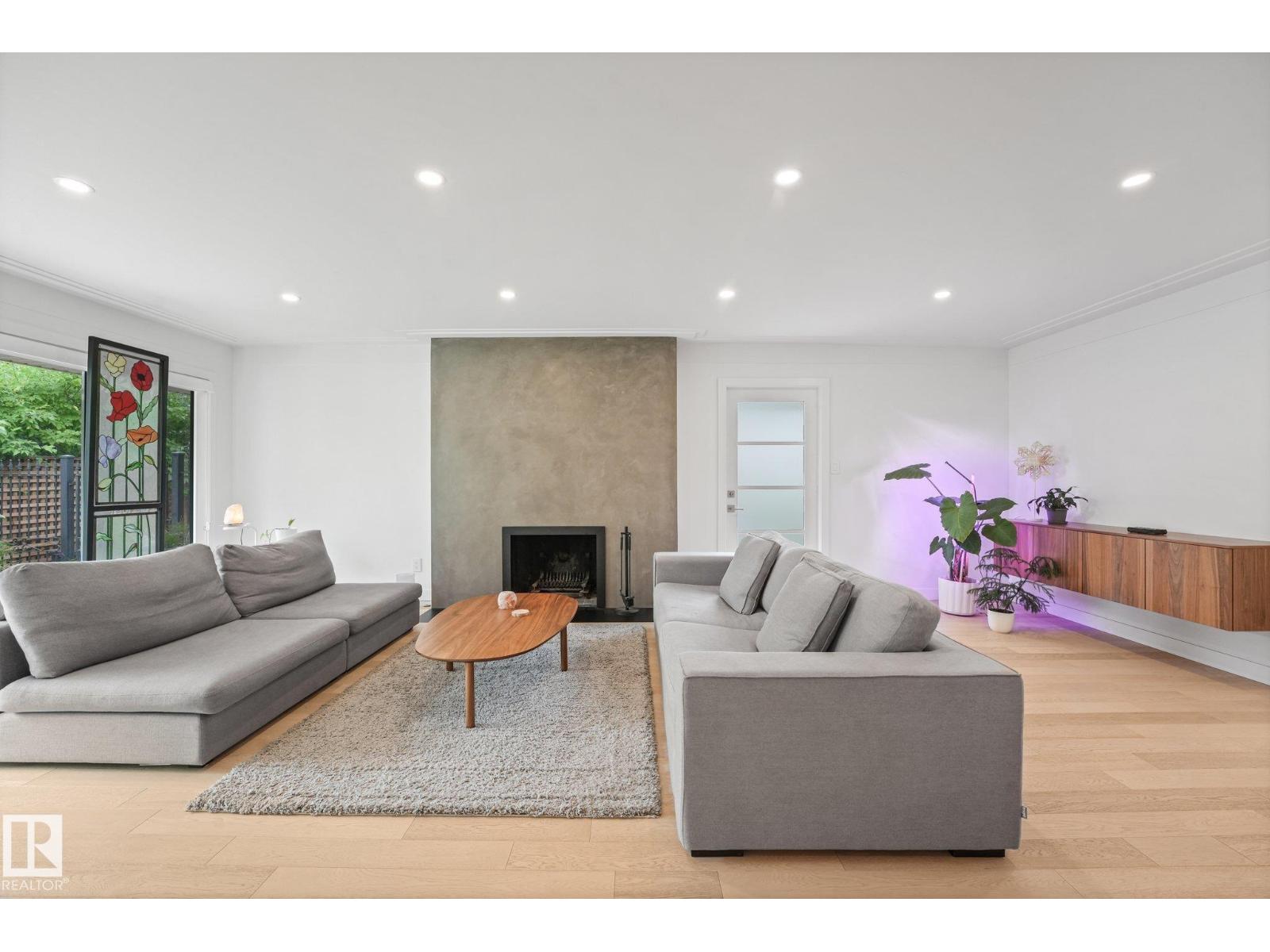 14128 98 Av Nw Property Photo 4