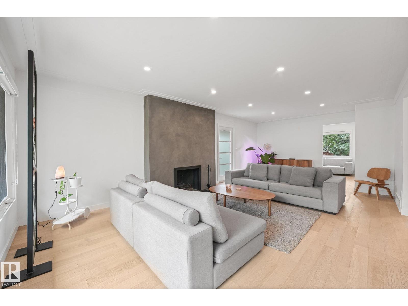 14128 98 Av Nw Property Photo 5