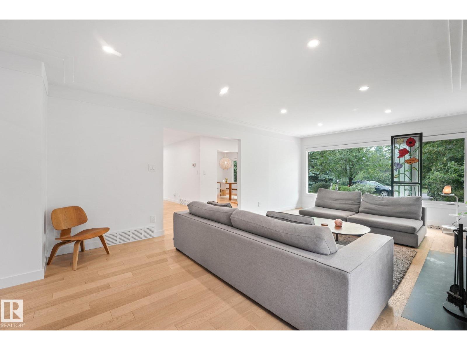 14128 98 Av Nw Property Photo 7