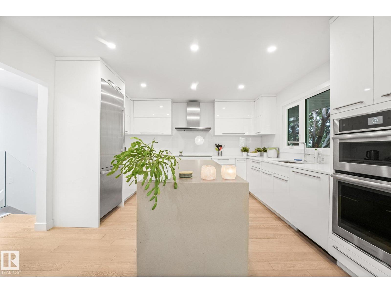 14128 98 Av Nw Property Photo 10