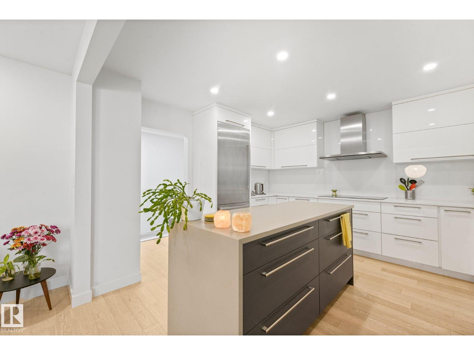 14128 98 Av Nw Property Photo 11