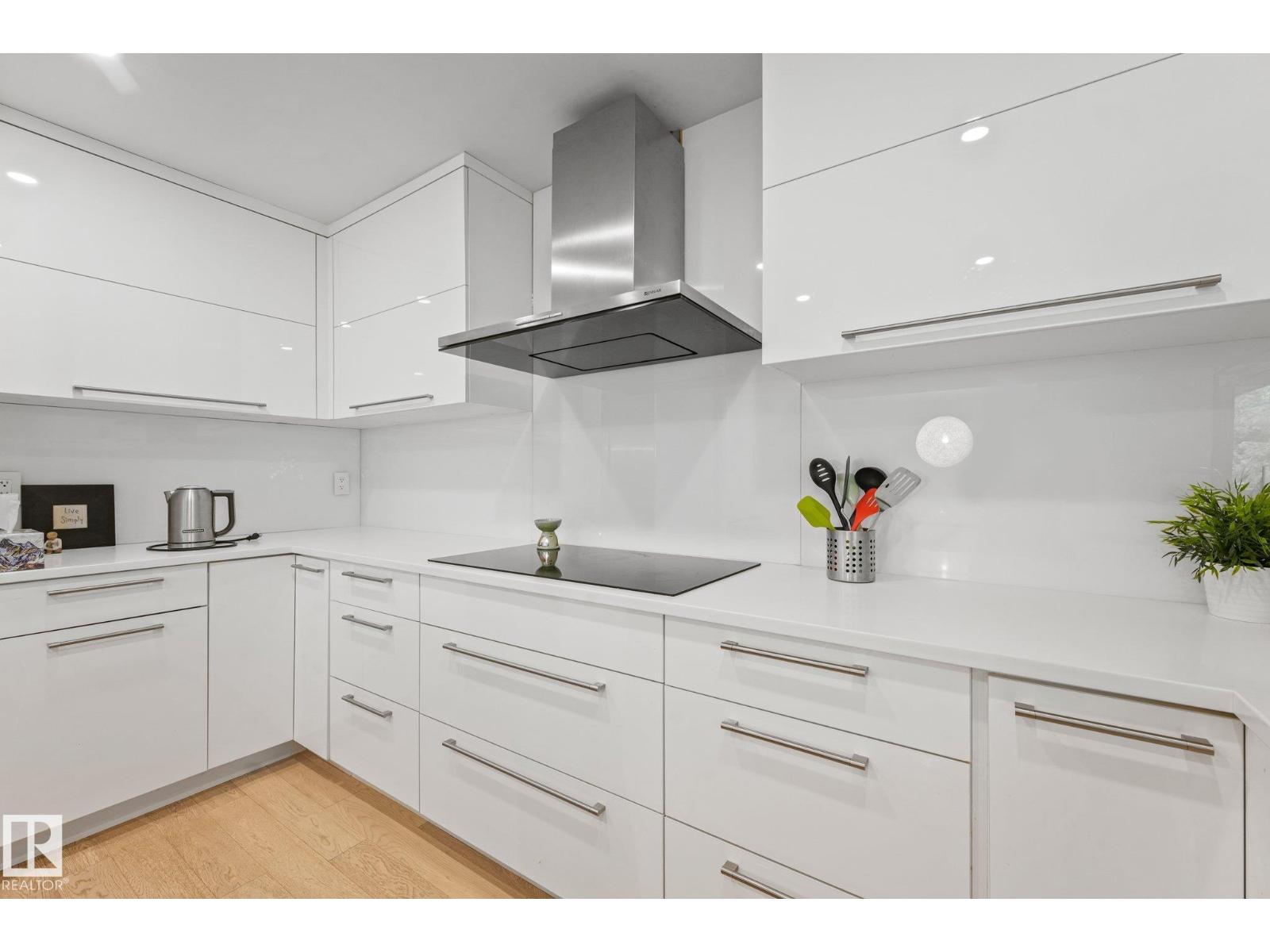14128 98 Av Nw Property Photo 12