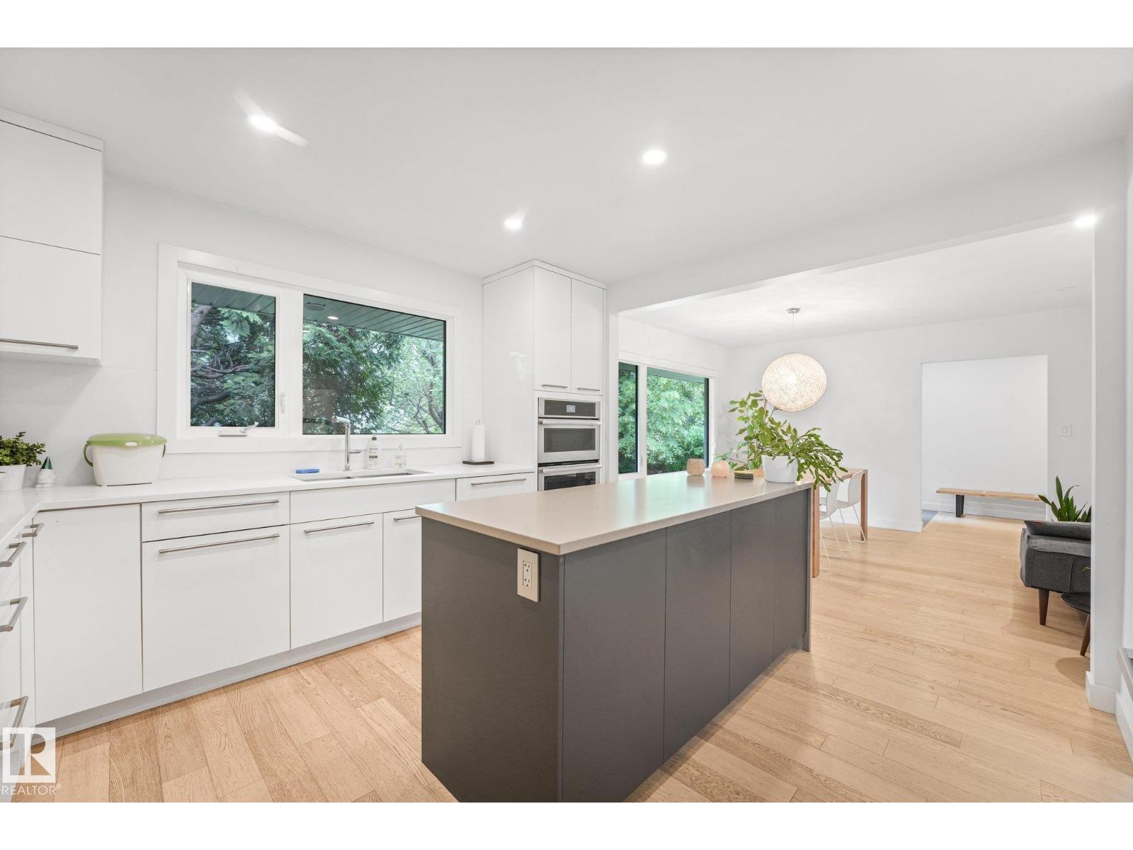 14128 98 Av Nw Property Photo 16