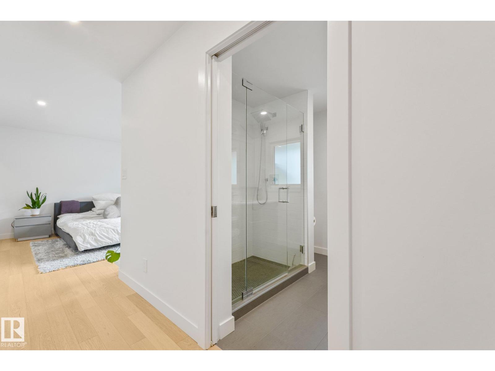 14128 98 Av Nw Property Photo 20