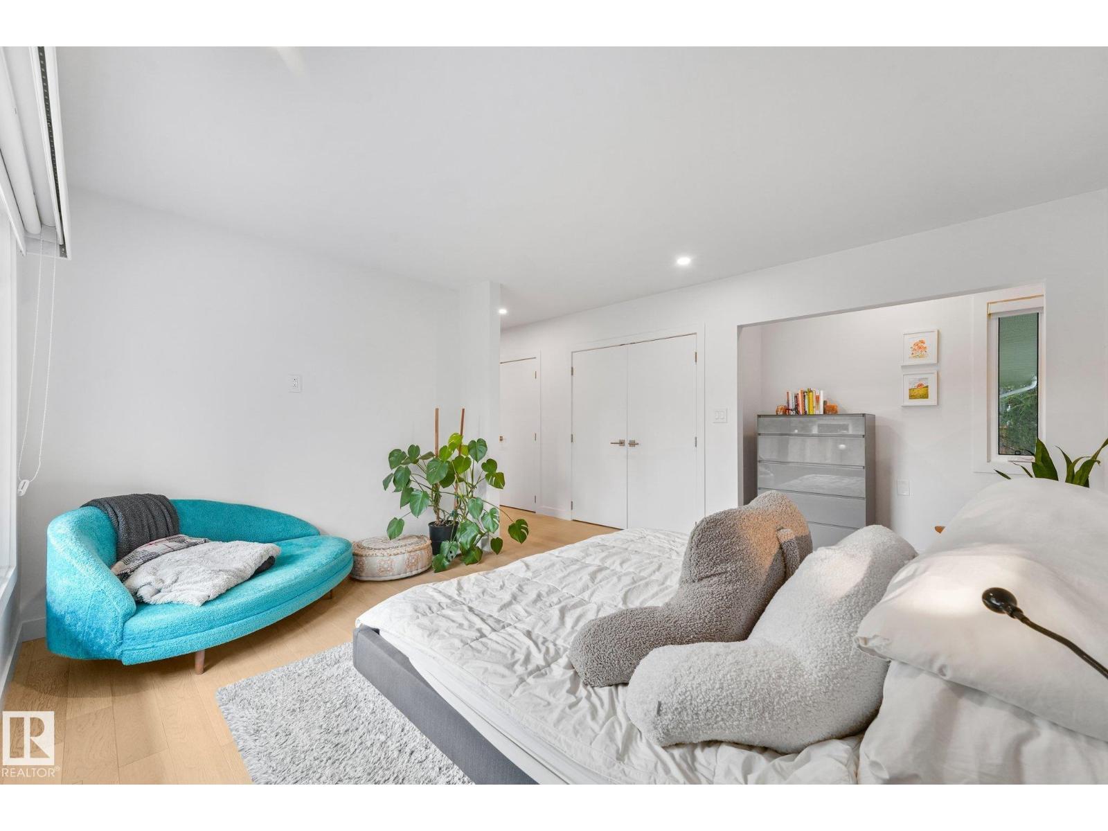 14128 98 Av Nw Property Photo 24