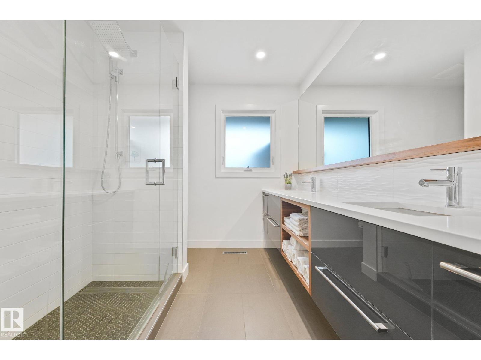 14128 98 Av Nw Property Photo 25