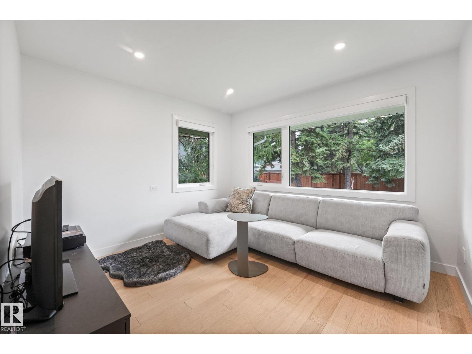 14128 98 Av Nw Property Photo 33