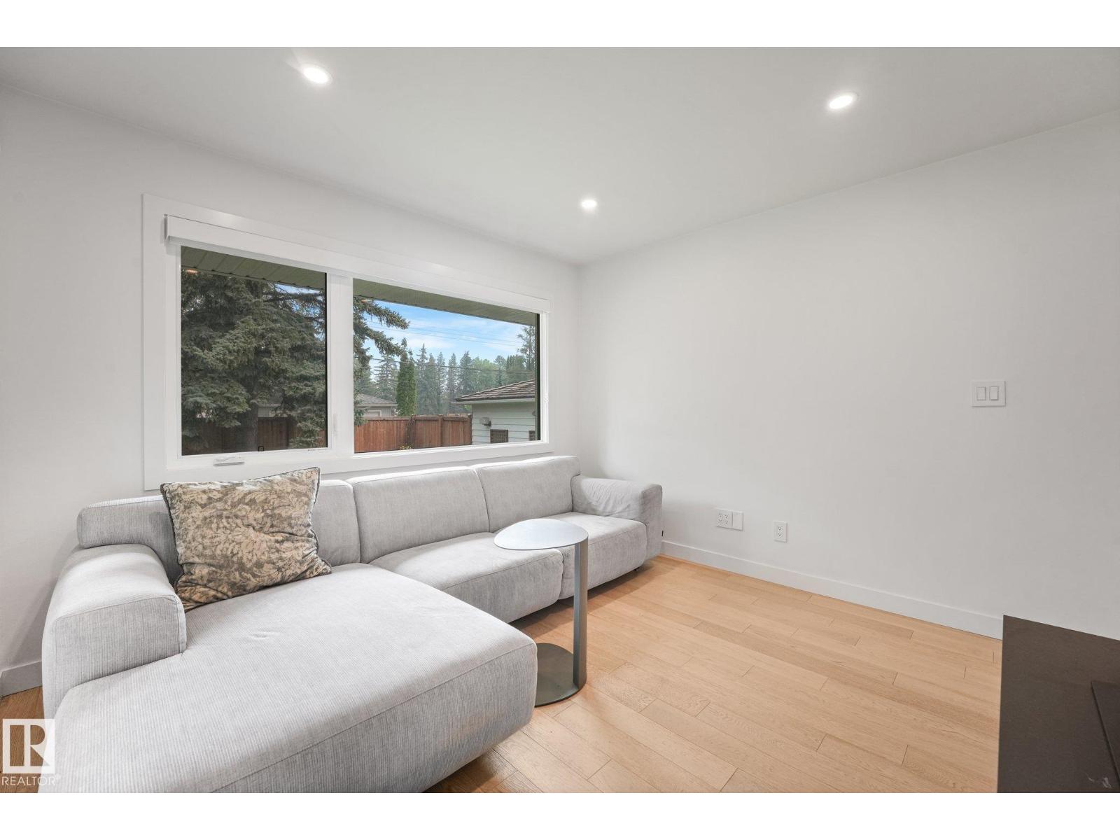 14128 98 Av Nw Property Photo 34