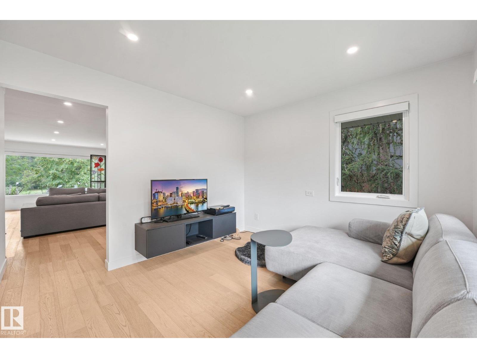 14128 98 Av Nw Property Photo 35