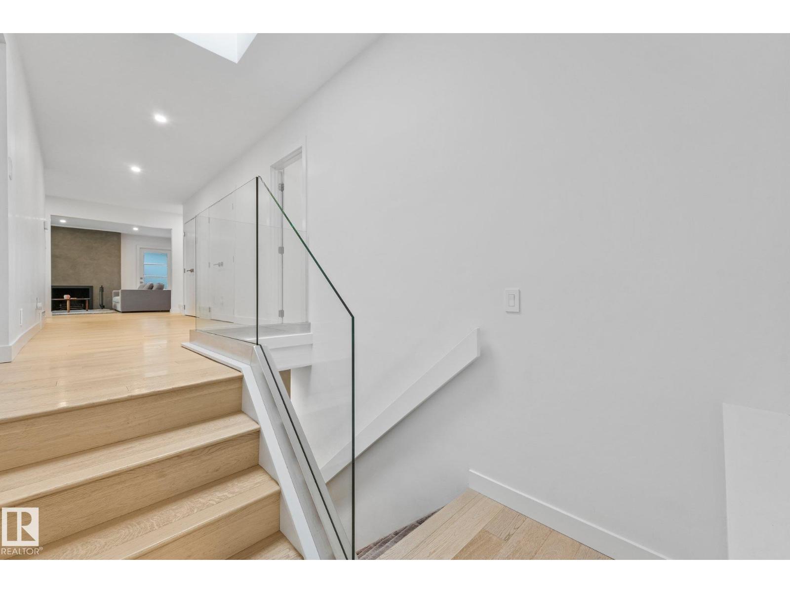14128 98 Av Nw Property Photo 36