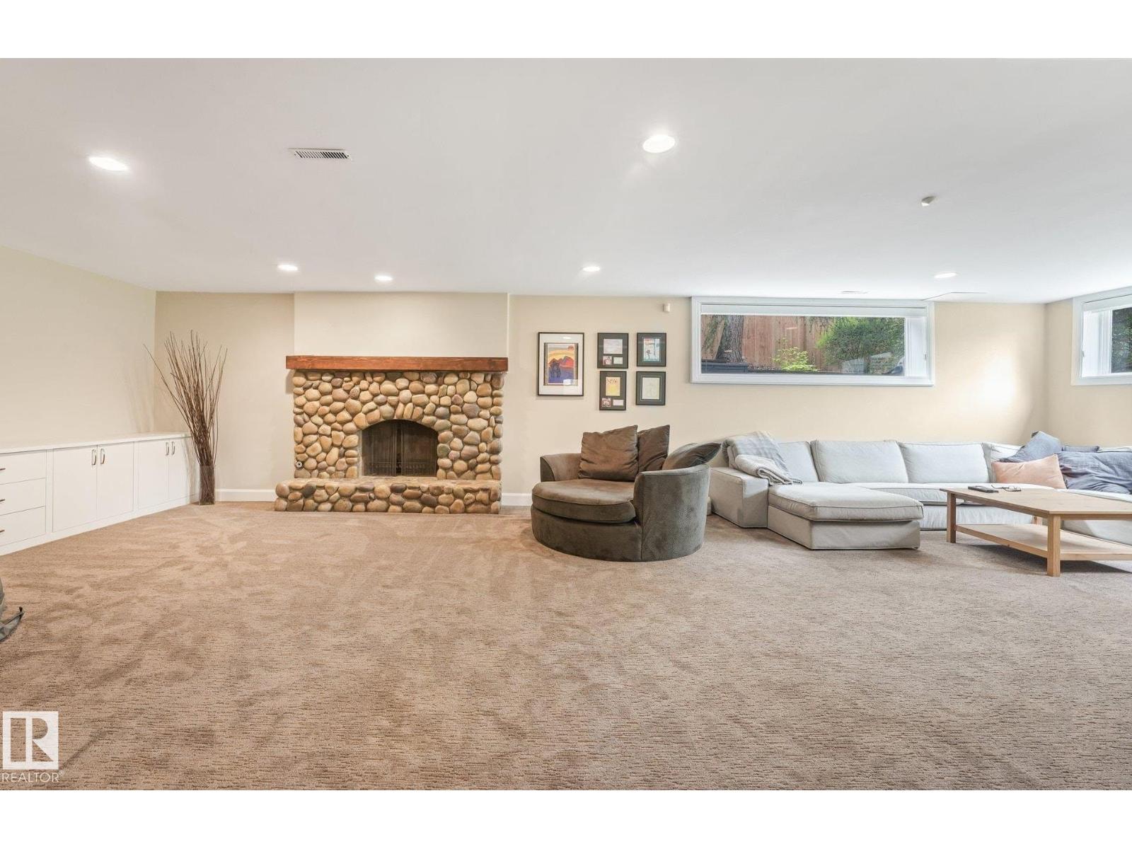 14128 98 Av Nw Property Photo 38