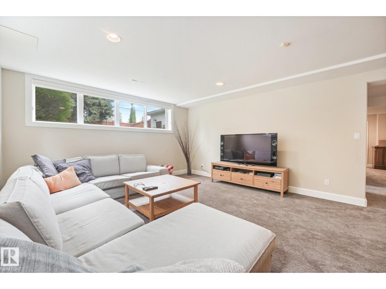 14128 98 Av Nw Property Photo 40