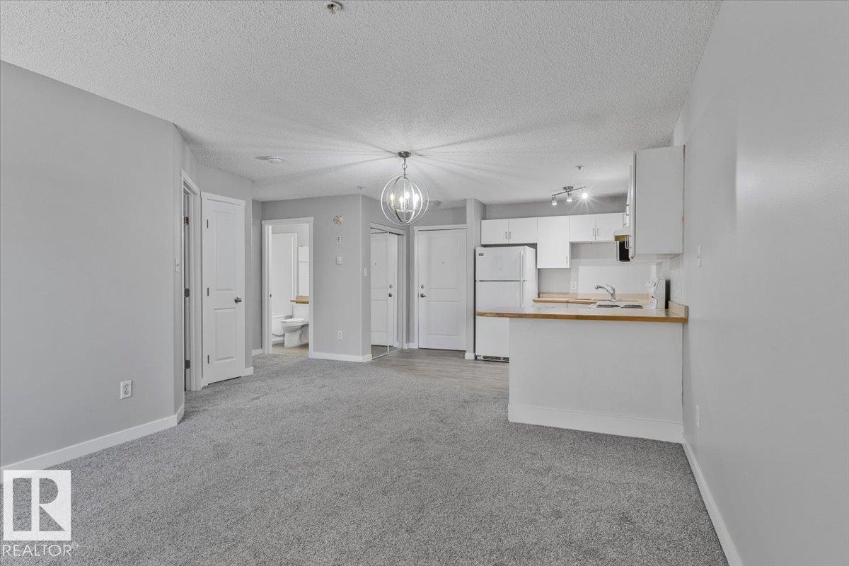 #130 11325 83 St Nw Property Photo 4