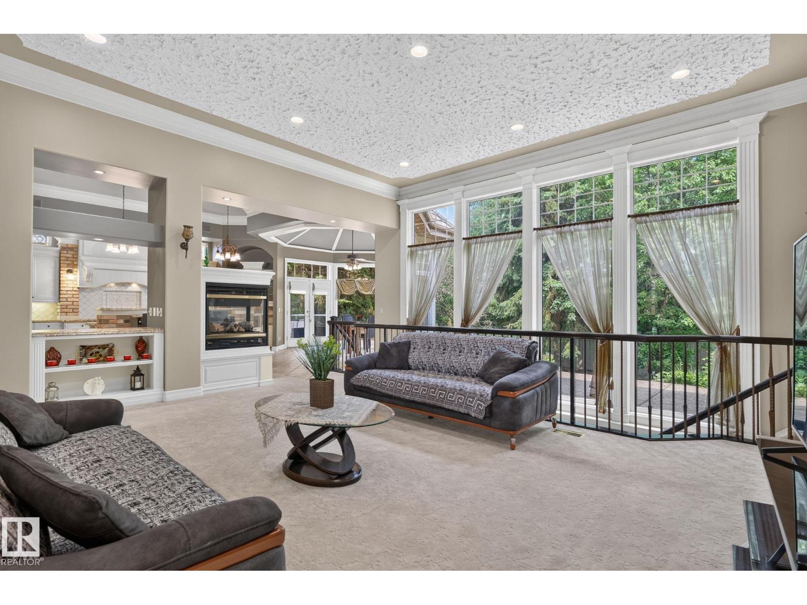 60 Kingsbury Cr Property Photo 9
