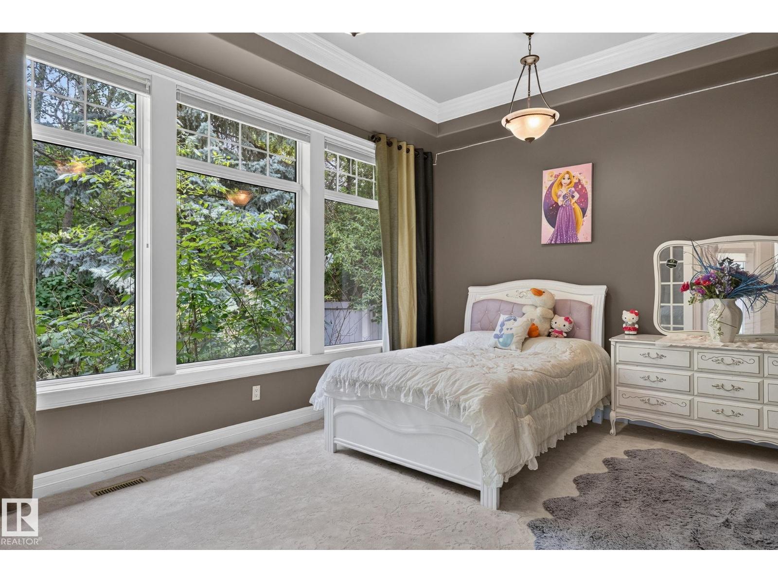 60 Kingsbury Cr Property Photo 37