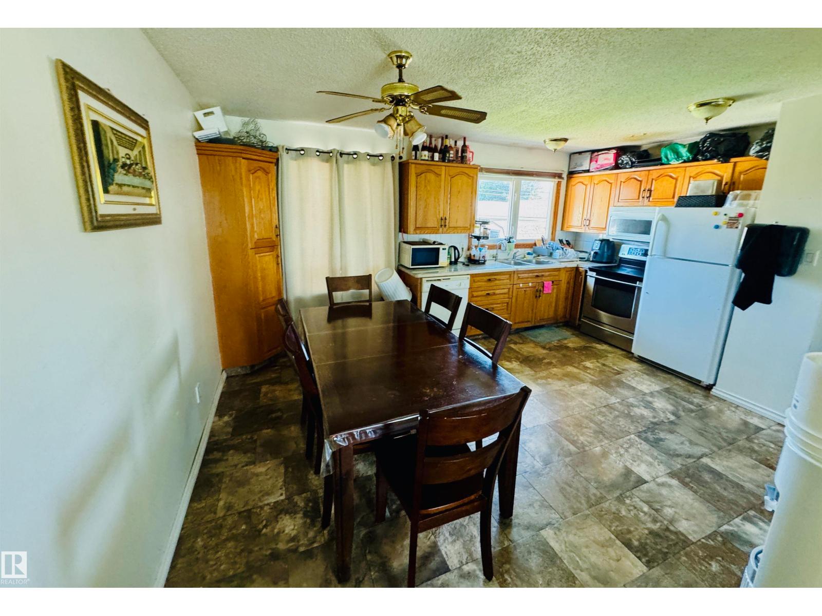 4210 48 Av Property Photo 3