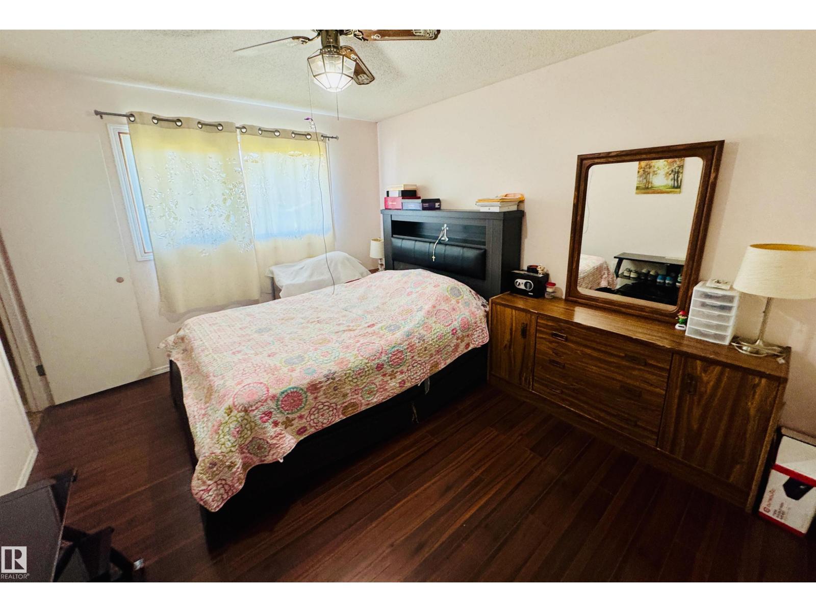 4210 48 Av Property Photo 11