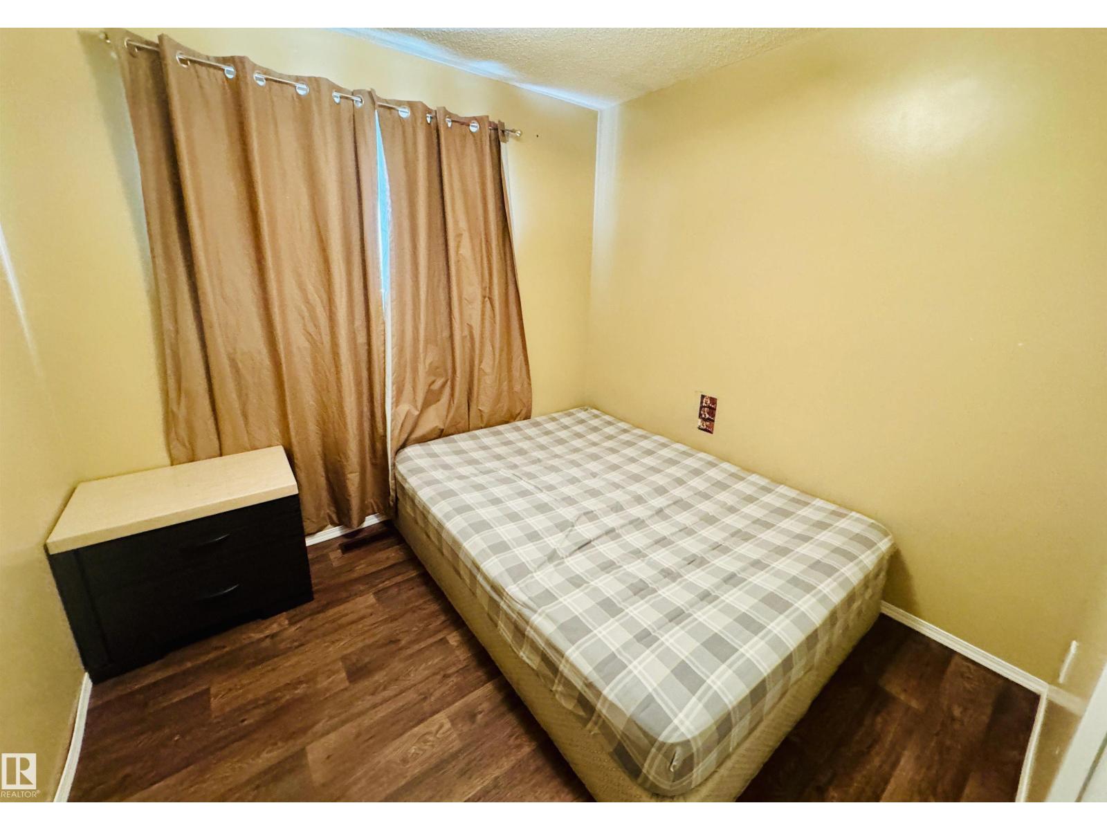 4210 48 Av Property Photo 13