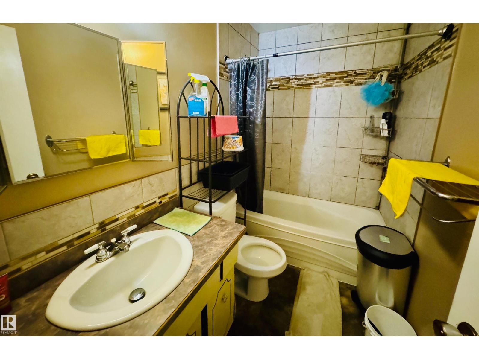 4210 48 Av Property Photo 14