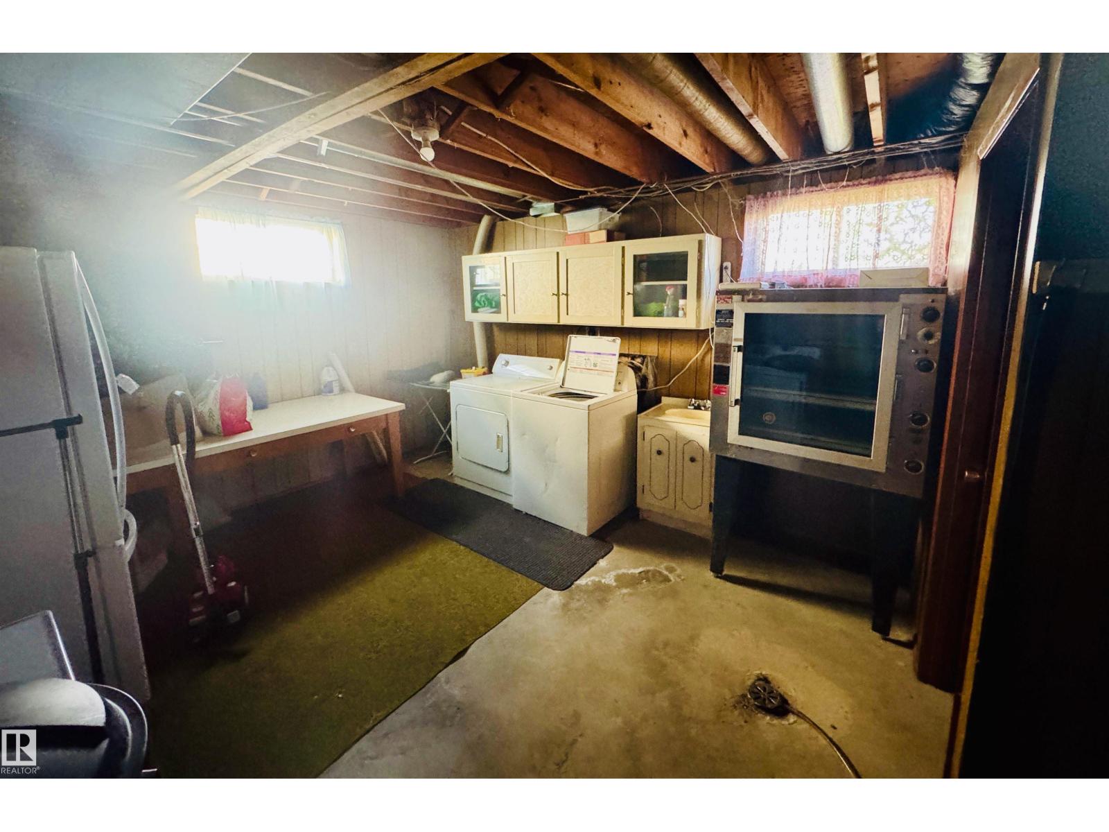 4210 48 Av Property Photo 19