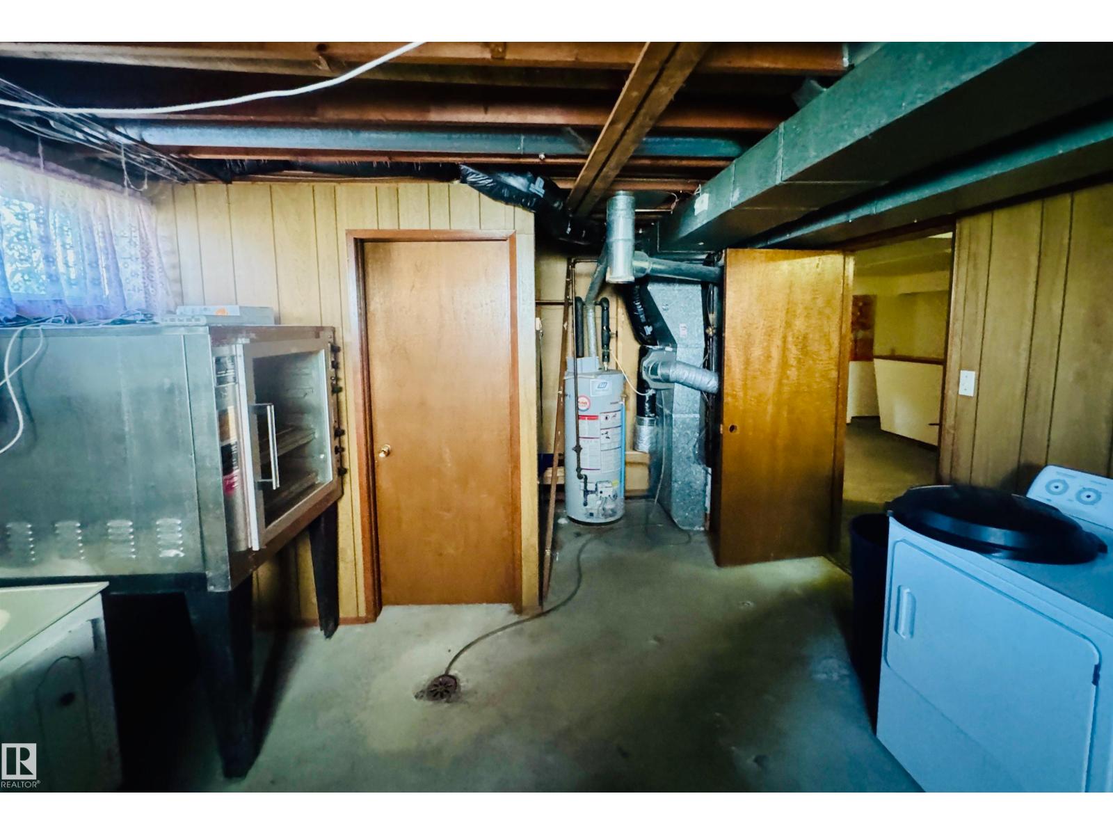 4210 48 Av Property Photo 20