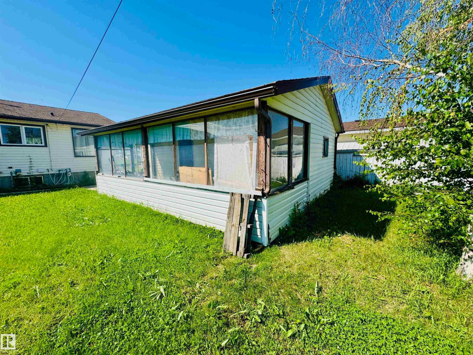 4210 48 Av Property Photo 22