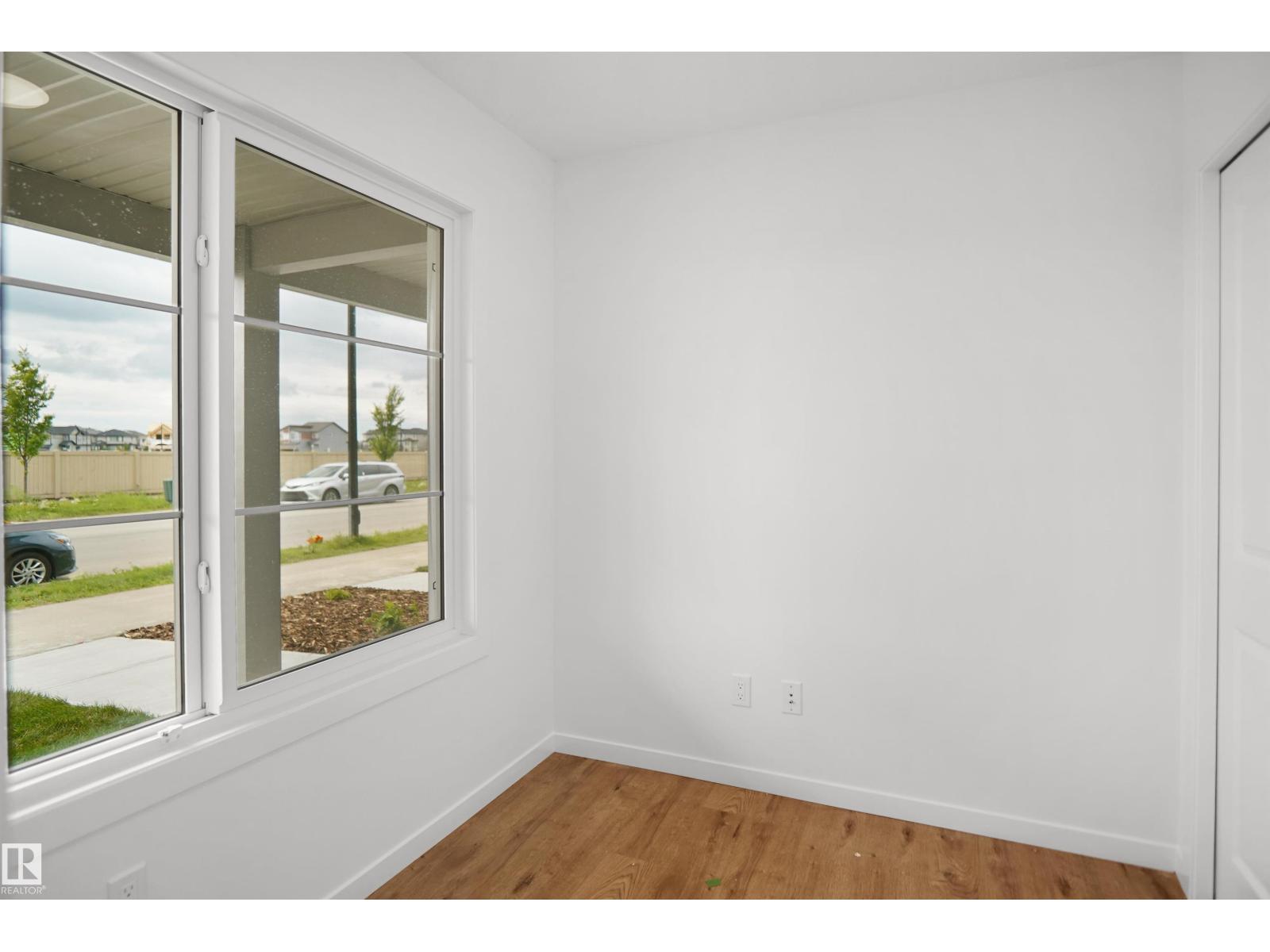 #100 3705 141 St Sw Property Photo 4