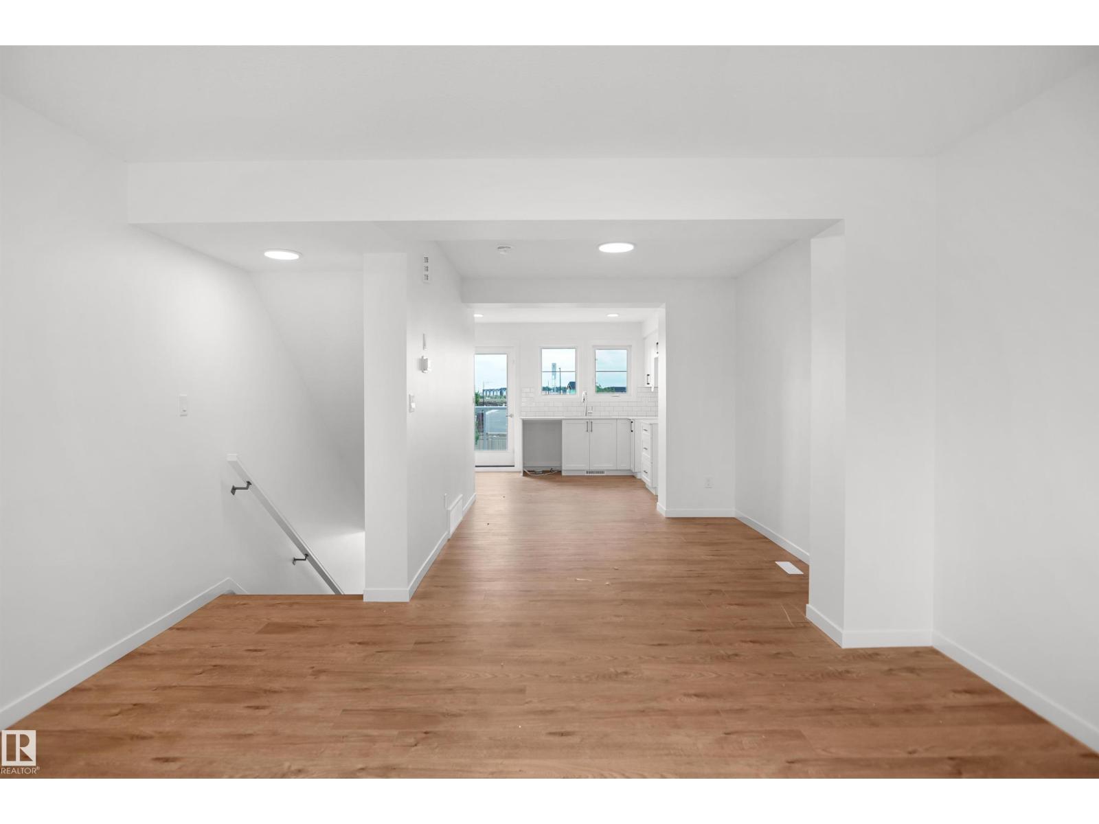 #100 3705 141 St Sw Property Photo 7