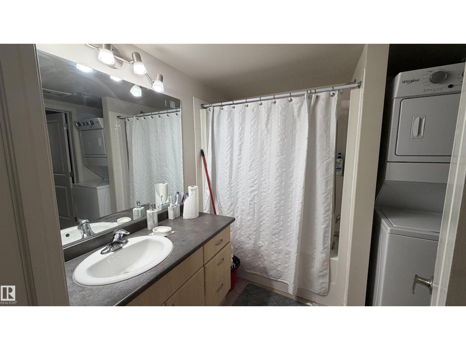 #2401 10180 104 St Nw Property Photo 5