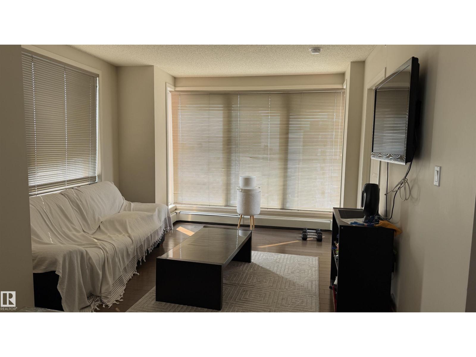 #2401 10180 104 St Nw Property Photo 10