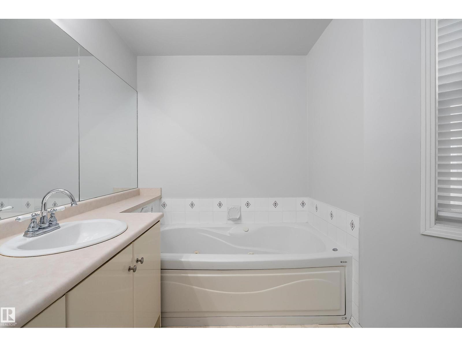 #pnth-108, 10933 82 Av Nw Property Photo 34