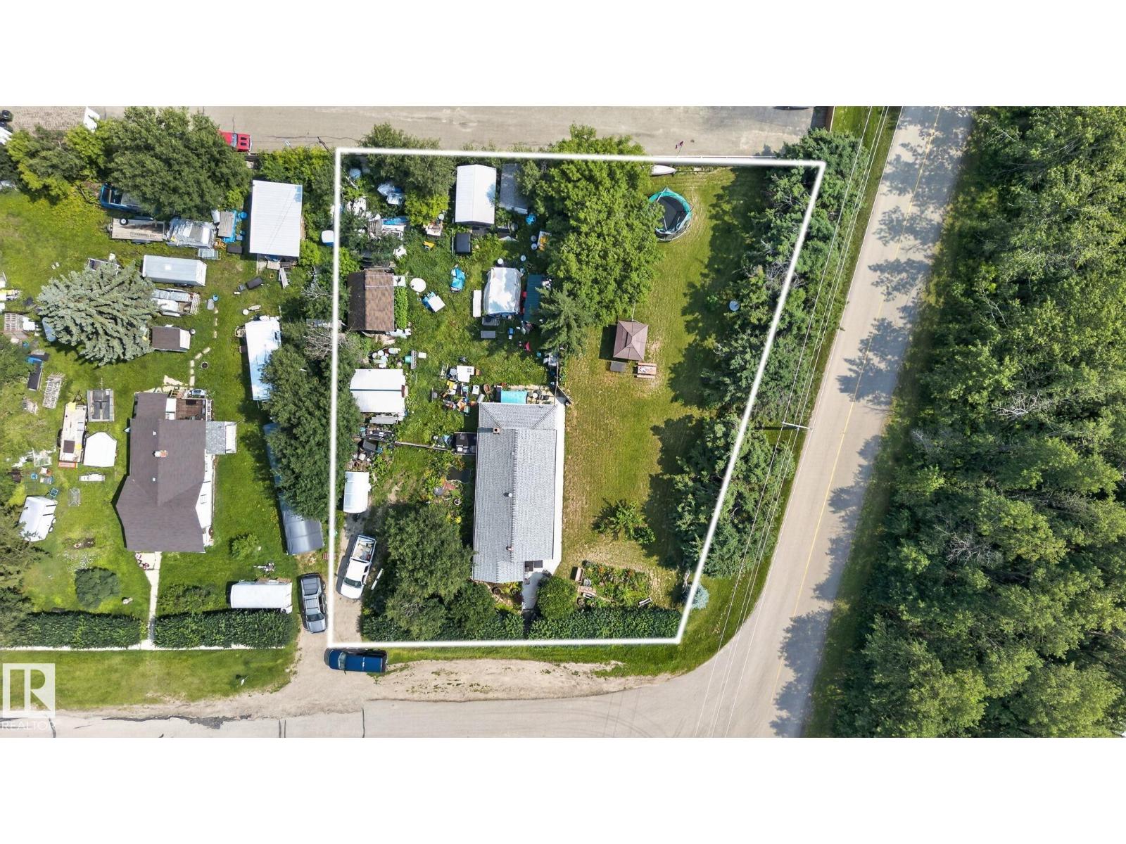 4711 50 St Property Photo 1
