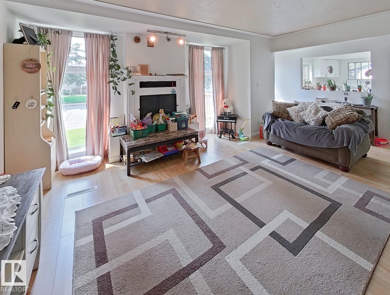 9201 153 St Nw Property Photo 5