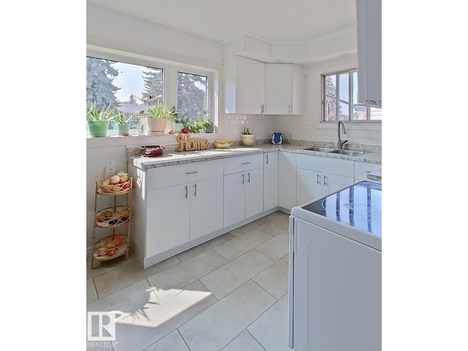 9201 153 St Nw Property Photo 6