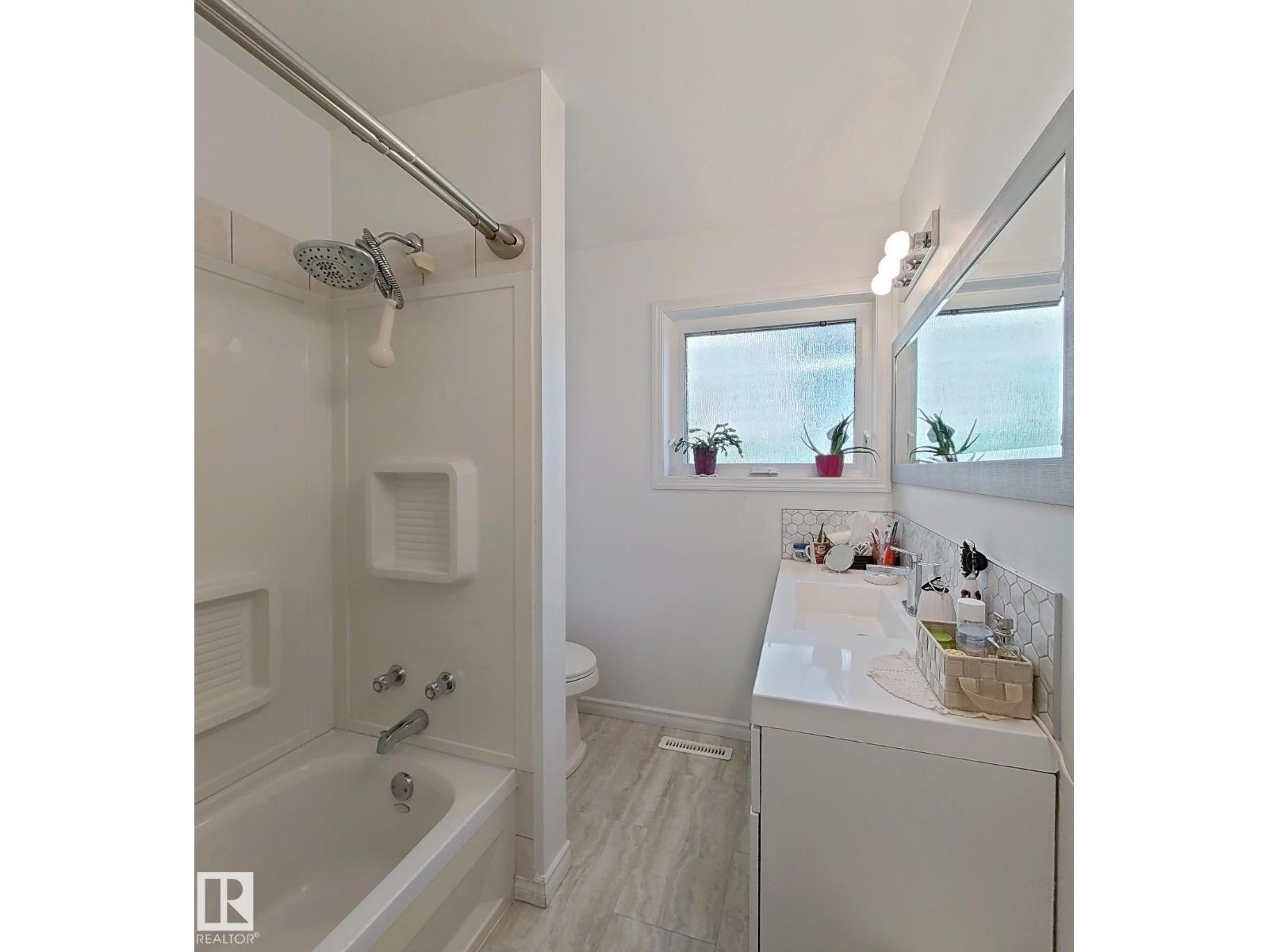 9201 153 St Nw Property Photo 12