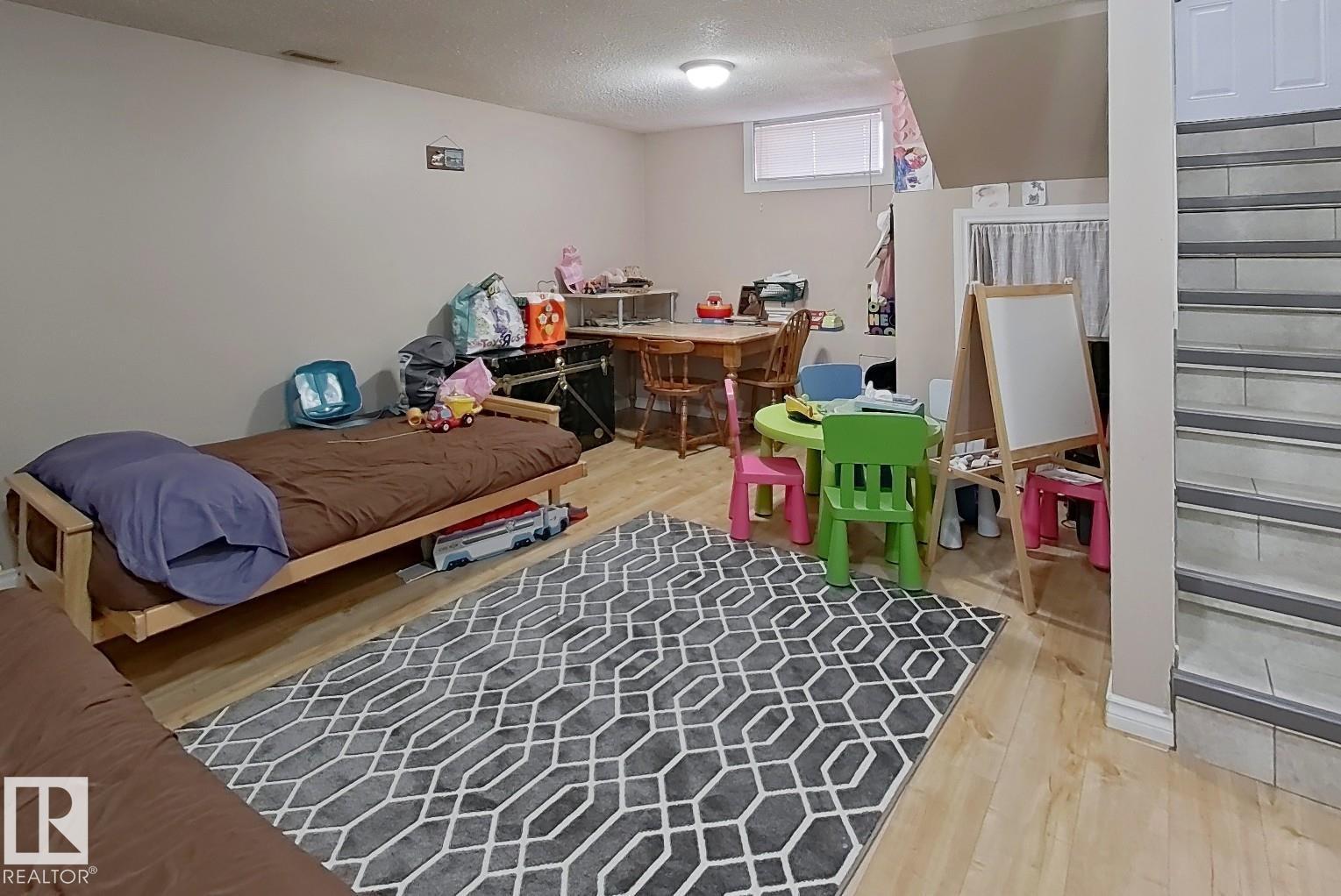 9201 153 St Nw Property Photo 13