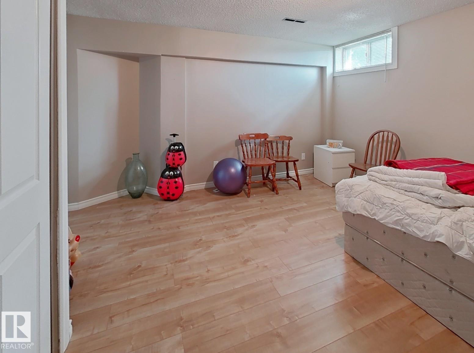 9201 153 St Nw Property Photo 15