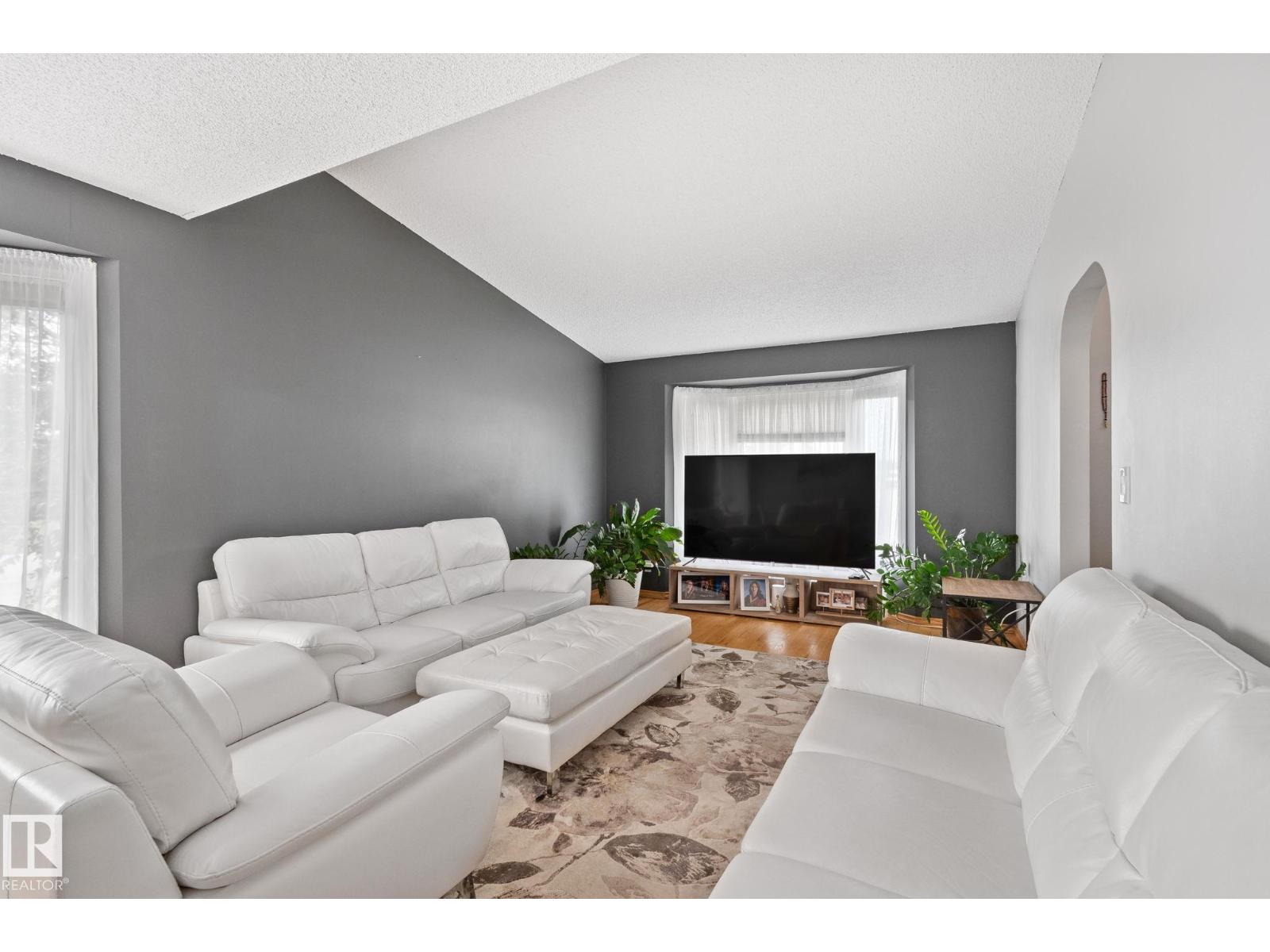 7503 190 St Nw Property Photo 10